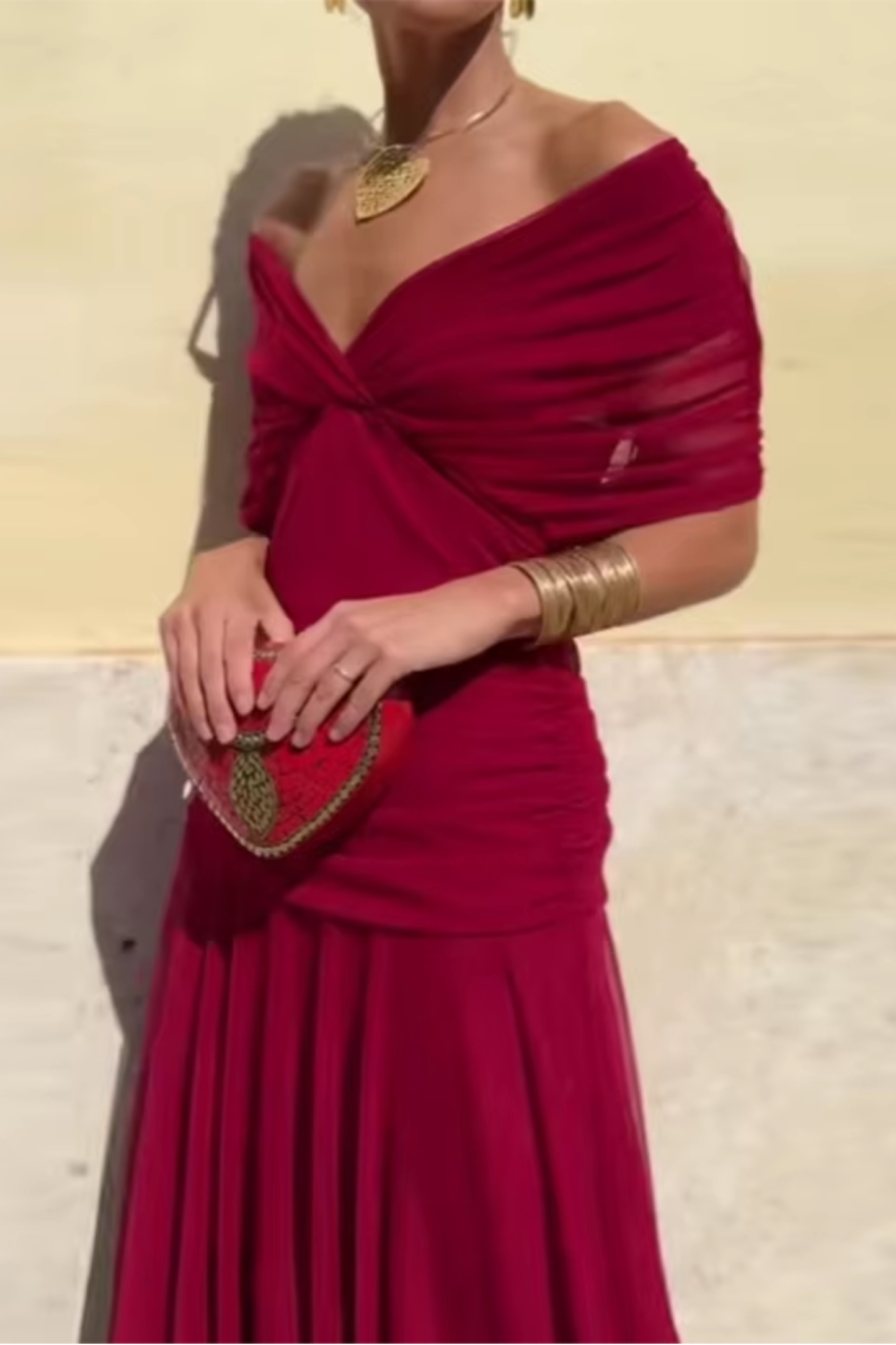 Louise | Elegante abito lungo da festa con scollo a V - vevaly.com