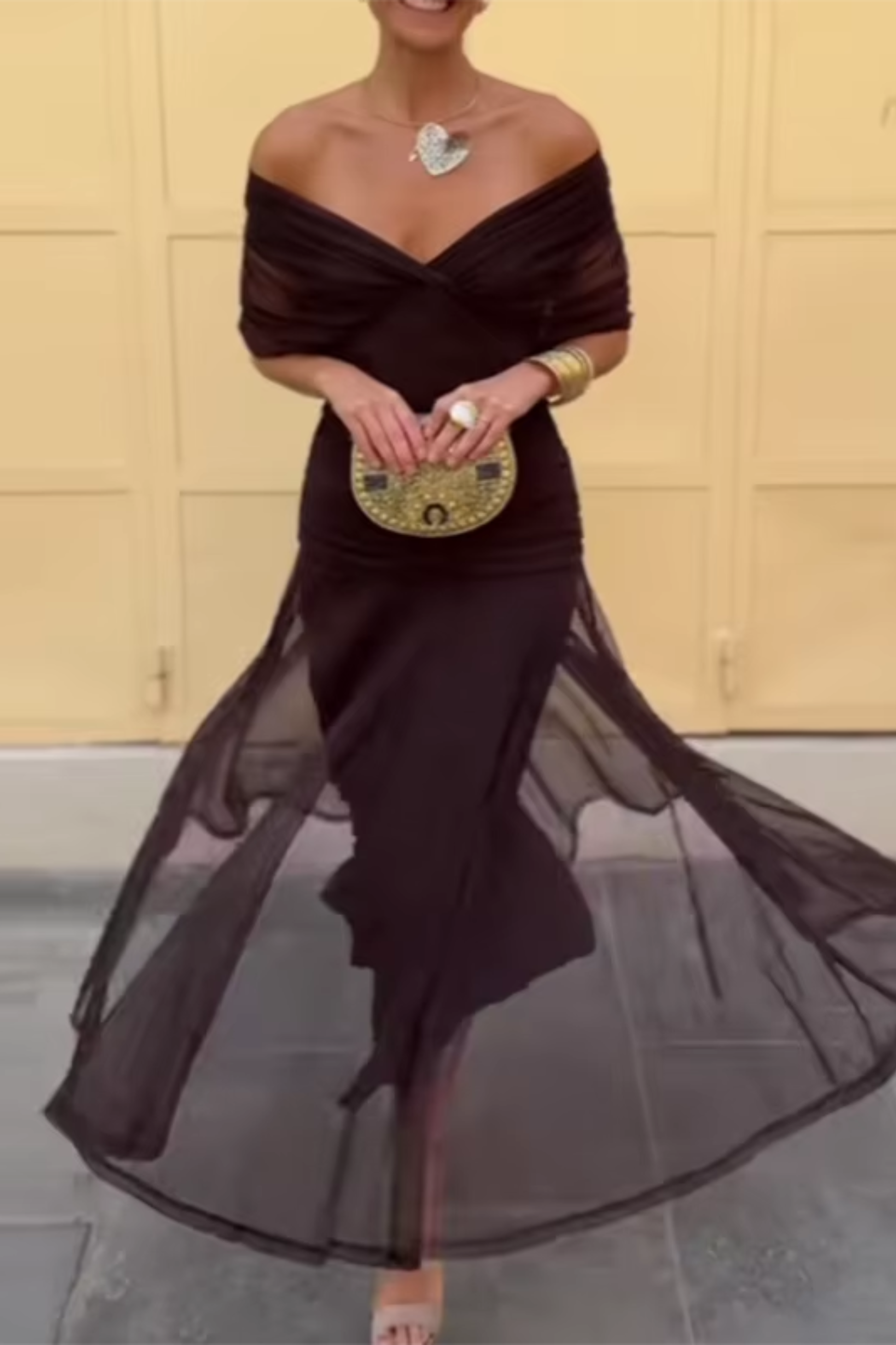 Louise | Elegante abito lungo da festa con scollo a V - vevaly.com